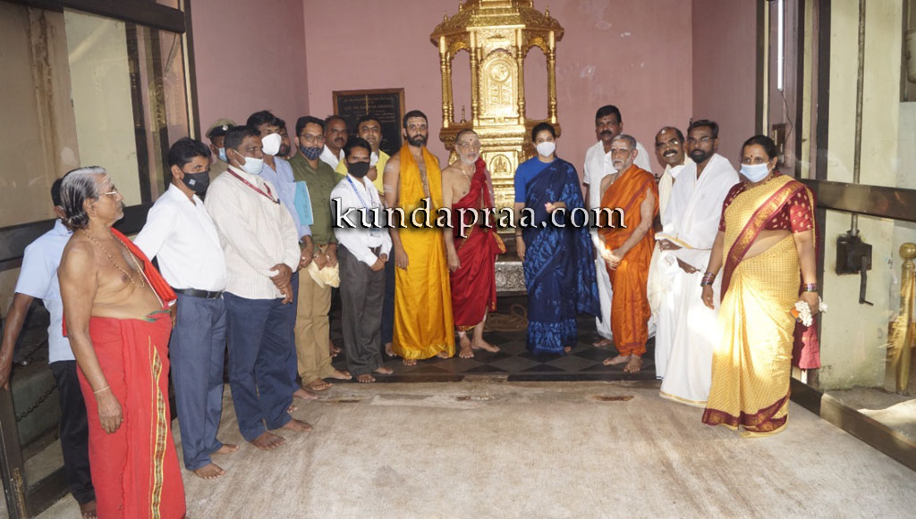 ಕೊಲ್ಲೂರು ದೇವಳಕ್ಕೆ ಮುಜರಾಯಿ ಇಲಾಖೆ ಆಯುಕ್ತೆ ರೋಹಿಣಿ ಸಿಂಧೂರಿ ಭೇಟಿ