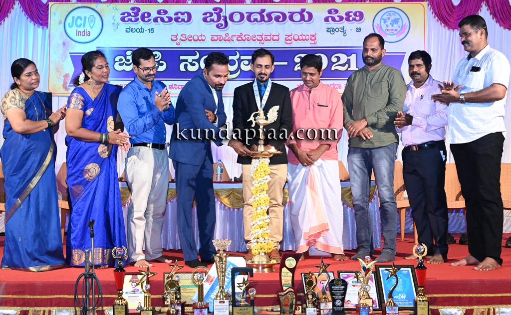 ಪರರ ಕಷ್ಟ ನಮ್ಮದೆಂದು ಸ್ಪಂದಿಸುವುದರಲ್ಲಿ ಬದುಕಿನ ಸಾರ್ಥಕ್ಯವಿದೆ: ಡಾ ಗೋವಿಂದ ಬಾಬು ಪೂಜಾರಿ