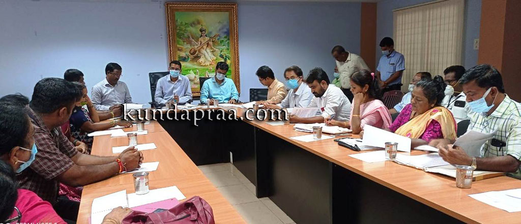 ಕೊಲ್ಲೂರು ದೇವಸ್ಥಾನ ವ್ಯಾಪ್ತಿಯಲ್ಲಿ ಸ್ವಚ್ಛತೆ ಮತ್ತು ಮೂಲಸೌಕರ್ಯಕ್ಕೆ ಆದ್ಯತೆ ನೀಡಿ: ಜಿಲ್ಲಾಧಿಕಾರಿ