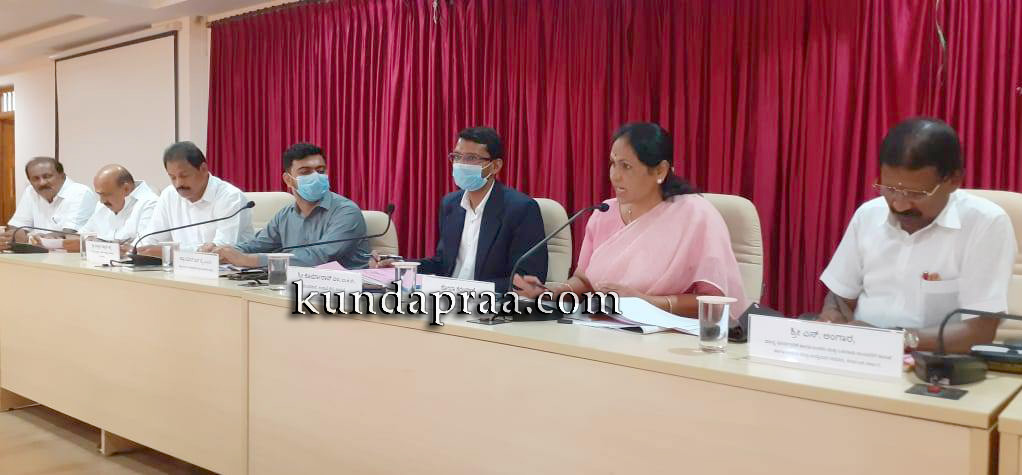 ಕೇಂದ್ರ ಪ್ರಾಯೋಜಿತ ಯೋಜನೆಗಳ ಸಮರ್ಪಕ ಅನುಷ್ಠಾನಕ್ಕೆ ಸಚಿವೆ ಶೋಭಾ ಕರಂದ್ಲಾಜೆ ಸೂಚನೆ