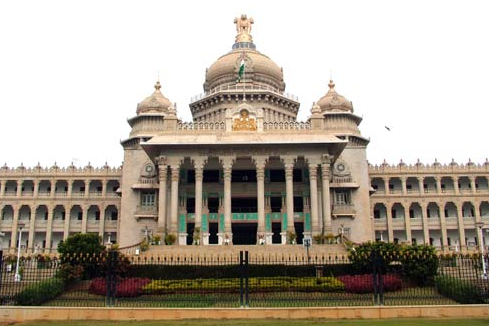 ಸರಕಾರಿ ಕಛೇರಿಗಳಲ್ಲಿ ಪೊಟೋ-ವಿಡಿಯೋ ಚಿತ್ರೀಕರಣ ನಿಷೇಧ ಆದೇಶ ಹಿಂಪಡೆದ ರಾಜ್ಯ ಸರಕಾರ