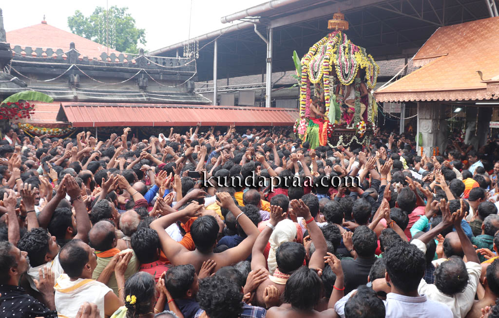 ಕೊಲ್ಲೂರು ಶ್ರೀ ಮೂಕಾಂಬಿಕಾ ದೇವಸ್ಥಾನದಲ್ಲಿ ಸಂಪನ್ನಗೊಂಡ ವೈಭವದ ನವರಾತ್ರಿ ರಥೋತ್ಸವ