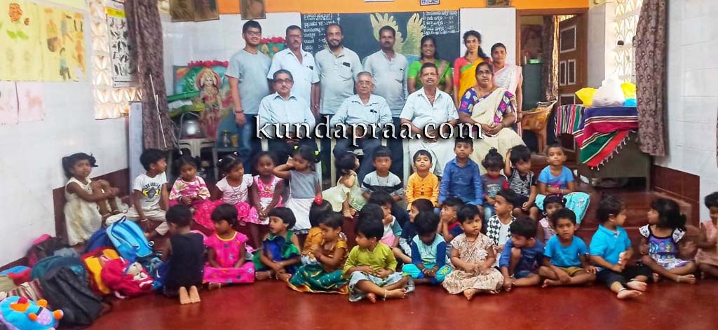 ಗಂಗೊಳ್ಳಿಯ ಸೇವಾ ಸಂಗಮ ನಿವೇದಿತಾ ಶಿಶು ಮಂದಿರದಲ್ಲಿ ಸಿಹಿತಿಂಡಿ ವಿತರಣೆ