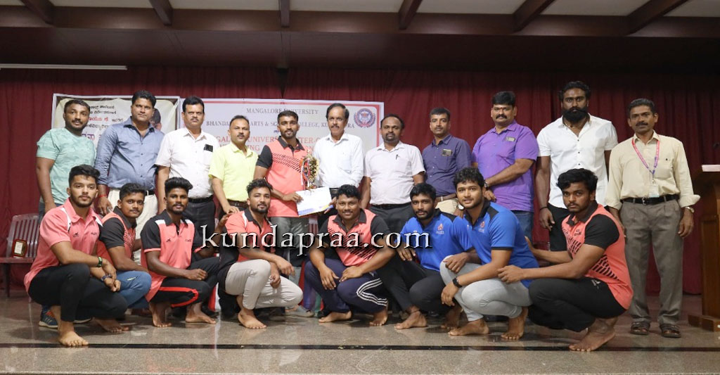 ಕುಂದಾಪುರ: ಮಂಗಳೂರು ವಿವಿ ವ್ಯಾಪ್ತಿಯ ಕುಸ್ತಿ ಪಂದ್ಯಾಟದಲ್ಲಿ ಆಳ್ವಾಸ್ ಕಾಲೇಜಿಗೆ ಸಮಗ್ರ ಪ್ರಶಸ್ತಿ