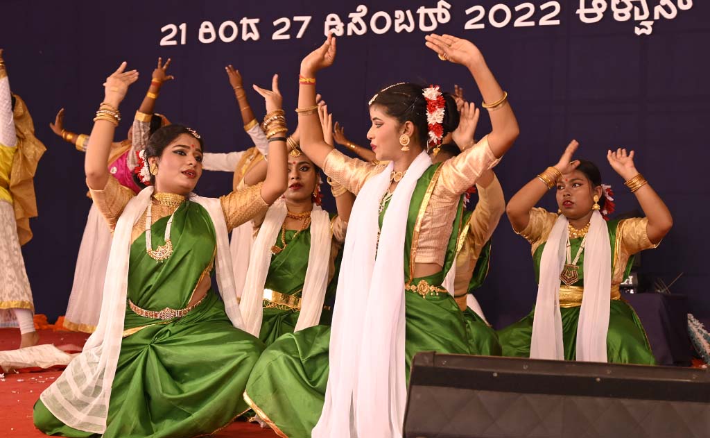 ಜಾಂಬೂರಿಯಲ್ಲಿ ವಿವಿಧ ರಾಜ್ಯಗಳ ರೋವರ್ಸ್ ರೇಂಜರ್ಸ್ಸ್ ಕಲಾ ವೈವಿಧ್ಯ