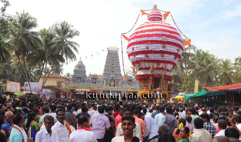 ಉಪ್ಪುಂದದ ಕೊಡಿಹಬ್ಬ: ಶ್ರೀ ದುರ್ಗಾಪರಮೇಶ್ವರಿ ದೇವಳದ ಮನ್ಮಹಾರಥೋತ್ಸವ ಸಂಪನ್ನ