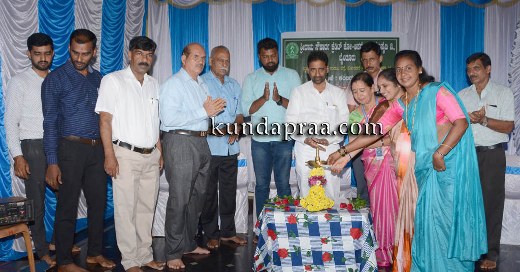 ಶ್ರೀರಾಮ ಸೌಹಾರ್ದ ಕ್ರೆಡಿಟ್ ಕೋ-ಆಪರೇಟಿವ್: ಕಂಬದಕೋಣೆ ಶಾಖೆಯ ಗ್ರಾಹಕರ ಸಭೆ ಹಾಗೂ ಆರೋಗ್ಯ ಮಾಹಿತಿ