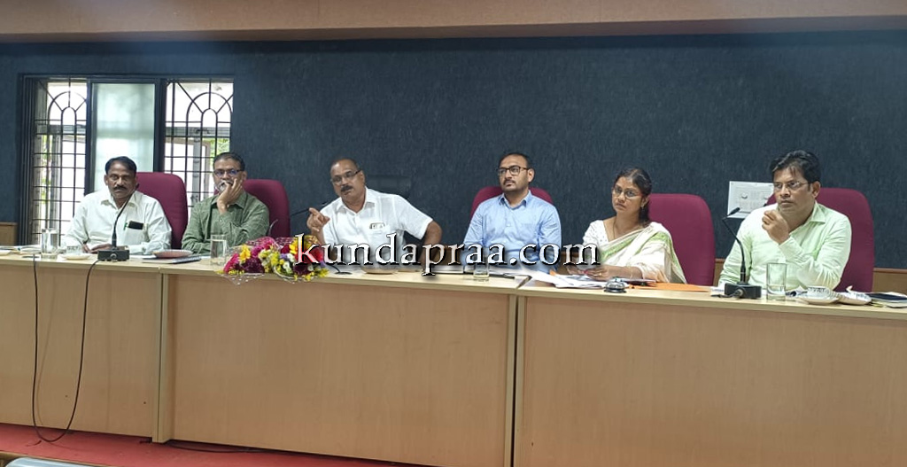 ಕುಂದಾಪುರ ವಿಧಾನಸಭಾ ಕ್ಷೇತ್ರ: ಇಲಾಖಾ ಅಧಿಕಾರಿಗಳೊಂದಿಗೆ ಸಭೆ ನಡೆಸಿದ ಶಾಸಕ ಕಿರಣ್ ಕುಮಾರ್ ಕೊಡ್ಗಿ