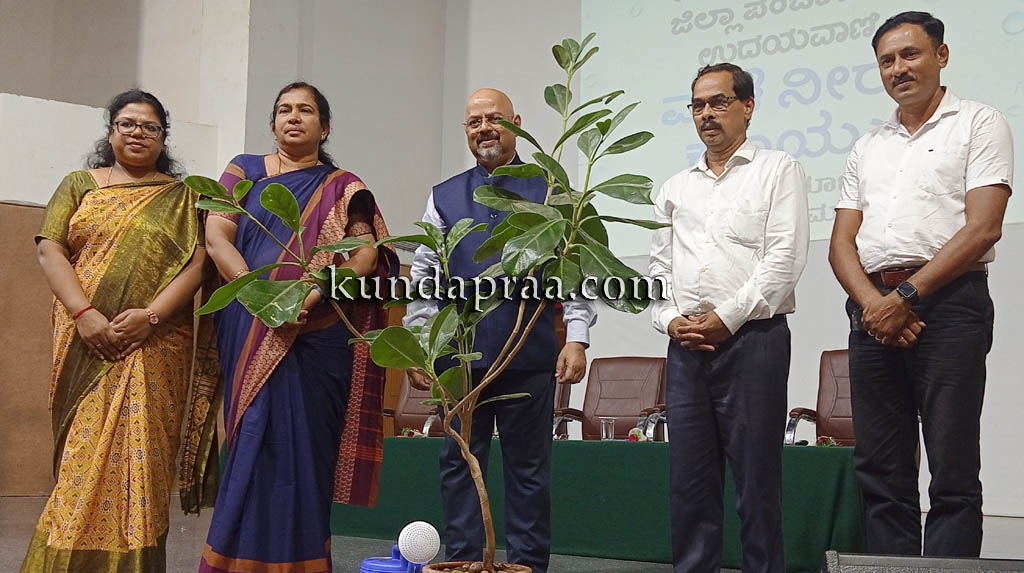 ನೀರಿನ ಆಹಾಕಾರ ತಪ್ಪಿಸಲು ಮಳೆ ನೀರು ಕೊಯ್ಲು ಅಳವಡಿಸಿಕೊಳ್ಳಿ: ಜಿಲ್ಲಾಧಿಕಾರಿ