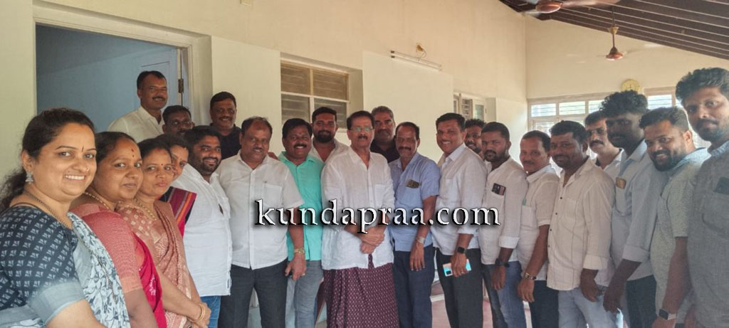 ಮಾಜಿ ಶಾಸಕ ಹಾಲಾಡಿ ಶ್ರೀನಿವಾಸ ಶೆಟ್ಟಿ ಅವರನ್ನು ಭೇಟಿಯಾದ ಕುಂದಾಪುರ ಬಿಜೆಪಿ ಪ್ರಮುಖರು