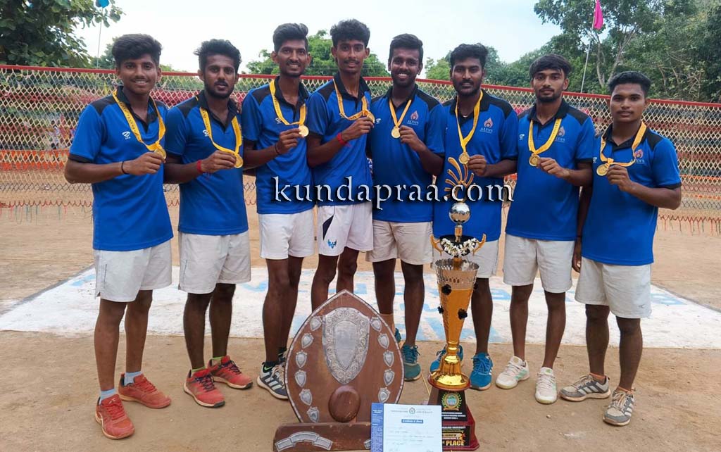 ಅಂತರ್ ಕಾಲೇಜು ಬಾಲ್ ಬ್ಯಾಡ್ಮಿಂಟನ್: ಆಳ್ವಾಸ್ ಕಾಲೇಜಿನ ಪುರುಷರ ತಂಡ ಸತತ 19ನೇ ಬಾರಿ ಚಾಂಪಿಯನ್