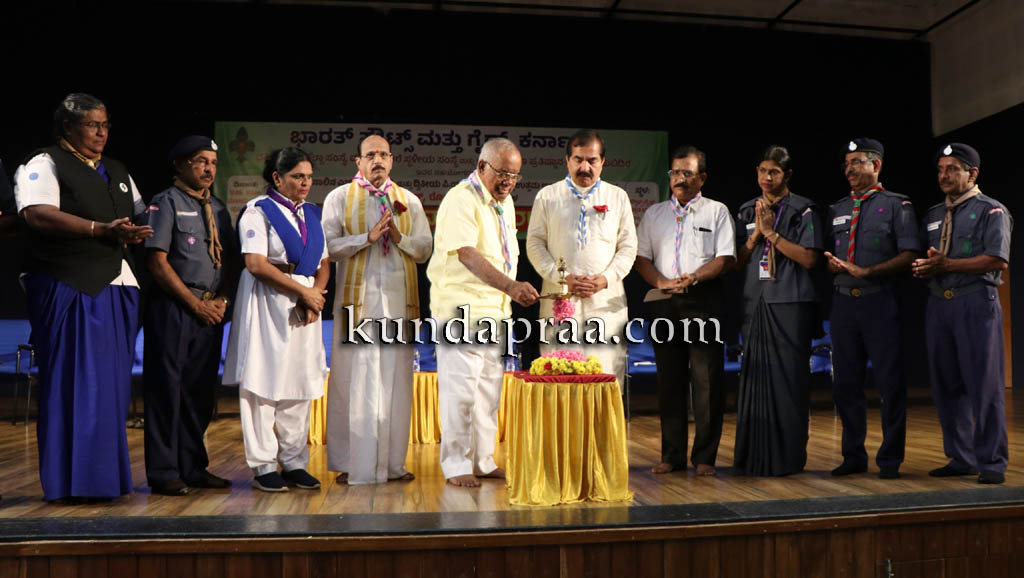 ಜೊತೆಗೆ ನಾಯಕತ್ವ ಗುಣಗಳನ್ನು ಬೆಳೆಸುವಲ್ಲಿ ಸ್ಕೌಟ್ಸ್ ಮತ್ತು ಗೈಡ್ಸ್ ಕಾರ್ಯ: ಡಾ. ಎಂ ಮೋಹನ ಆಳ್ವ