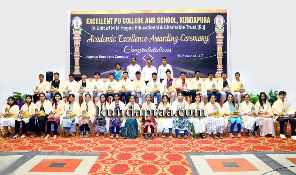ಕುಂದಾಪುರ: ಎಕ್ಸಲೆಂಟ್ ಪಿಯು ಕಾಲೇಜಿನ ರ್ಯಾಂಕ್ ಪಡೆದ ವಿದ್ಯಾರ್ಥಿಗಳಿಗೆ ಸನ್ಮಾನ