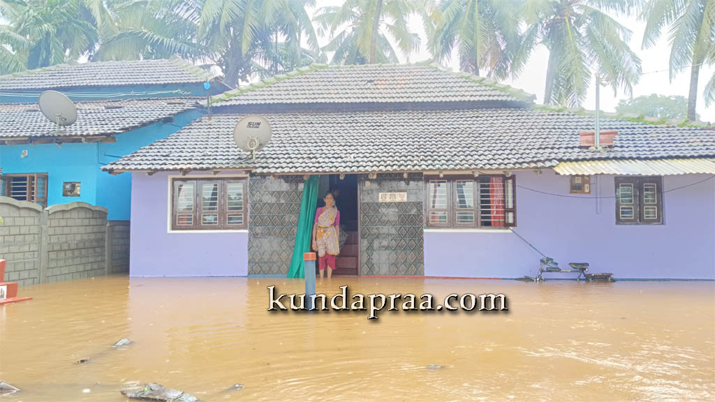 ಭಾರಿ ಮಳೆಗೆ ನಾವುಂದ, ಸಾಲ್ಬುಡ ಭಾಗದ ಜನರಿಗೆ ಜಲ ದಿಗ್ಭಂಧನ