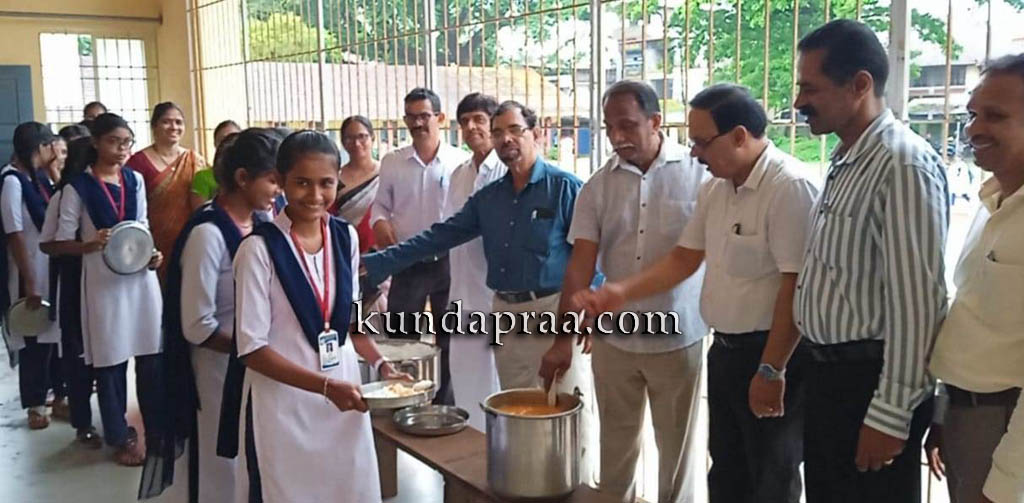 ಕುಂದಾಪುರ: ಸ.ಪ.ಪೂ ಕಾಲೇಜು ಹಳೆ ವಿದ್ಯಾರ್ಥಿ ಸಂಘದಿಂದ 150 ವಿದ್ಯಾರ್ಥಿಗಳ ಉಚಿತ ಊಟದ ವ್ಯವಸ್ಥೆಗೆ ಚಾಲನೆ