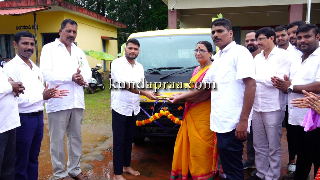 ತಗ್ಗರ್ಸೆ ಸರಕಾರಿ ಶಾಲೆಗೆ ಹಳೆ ವಿದ್ಯಾರ್ಥಿಯಿಂದ ಶಾಲಾ ವಾಹನ ಕೊಡುಗೆ