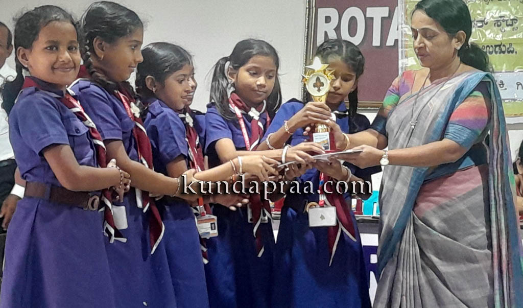 ಶ್ರೀ ವೆಂಕಟರಮಣ ಆಂಗ್ಲ ಮಾಧ್ಯಮ ಶಾಲೆ ದೇಶಭಕ್ತಿ ಗೀತಾಗಾಯನ ಸ್ಪರ್ಧೆಯಲ್ಲಿ ಜಿಲ್ಲಾ ಮಟ್ಟಕ್ಕೆ ಆಯ್ಕೆ