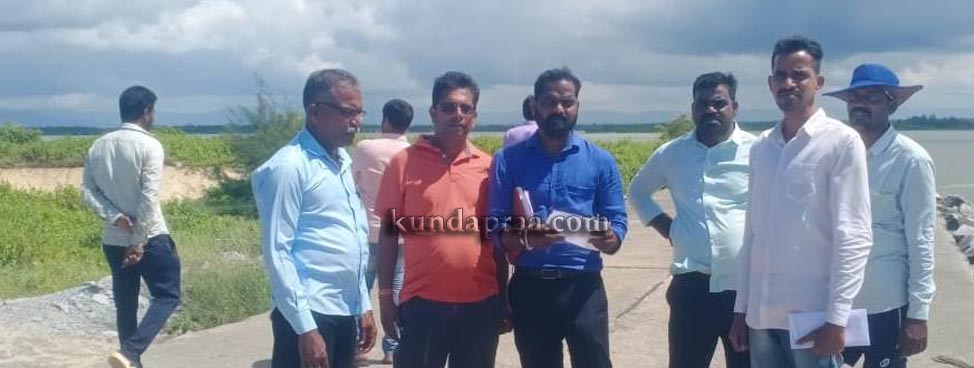 ಗಂಗೊಳ್ಳಿ ಬಂದರು ಹಾಗೂ ಅಳಿವೆಯಲ್ಲಿ ತುರ್ತು ಹೂಳೆತ್ತುಲು ಮೀನುಗಾರಿಕೆ ಸಚಿವರಿಗೆ ಮನವಿ