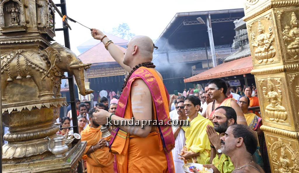 ಕೊಲ್ಲೂರು ಶ್ರೀ ಮೂಕಾಂಬಿಕಾ ದೇವಸ್ಥಾನದಲ್ಲಿ ಮಹಾನವರಾತ್ರಿ ಉತ್ಸವಕ್ಕೆ ಚಾಲನೆ