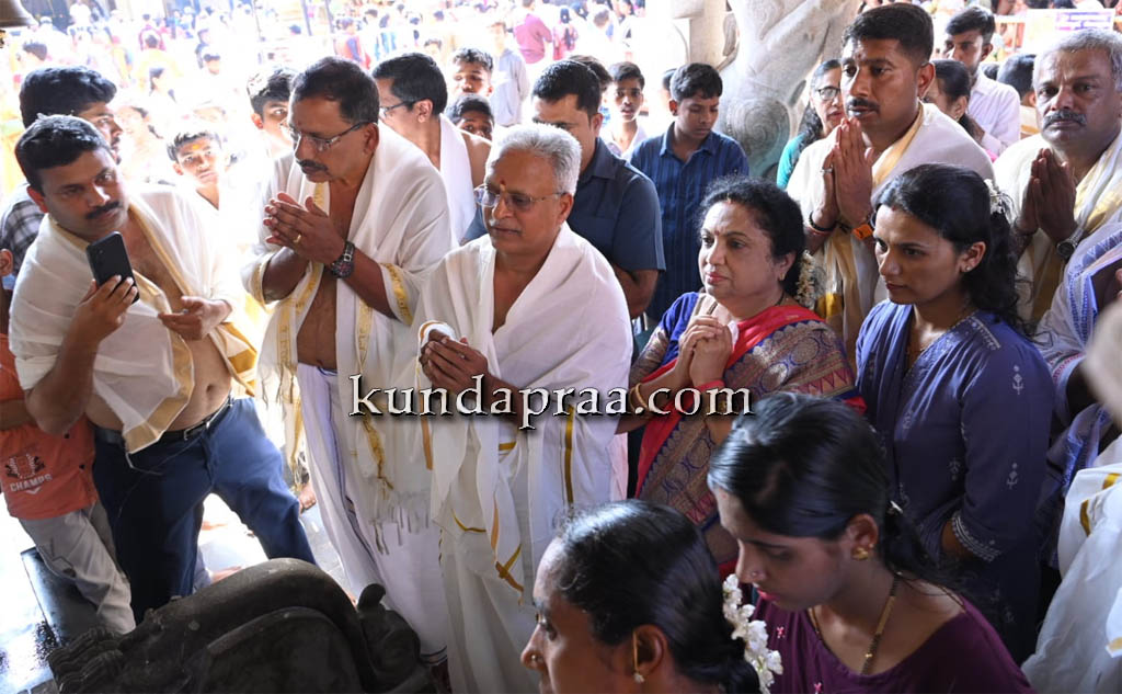 ಕೊಲ್ಲೂರು ಶ್ರೀ ಮೂಕಾಂಬಿಕಾ ದೇವಳಕ್ಕೆ ಕರ್ನಾಟಕದ ಲೋಕಾಯುಕ್ತರಾದ ಜಸ್ಟೀಸ್ ಬಿ. ಎಸ್. ಪಾಟೀಲ್ ಭೇಟಿ