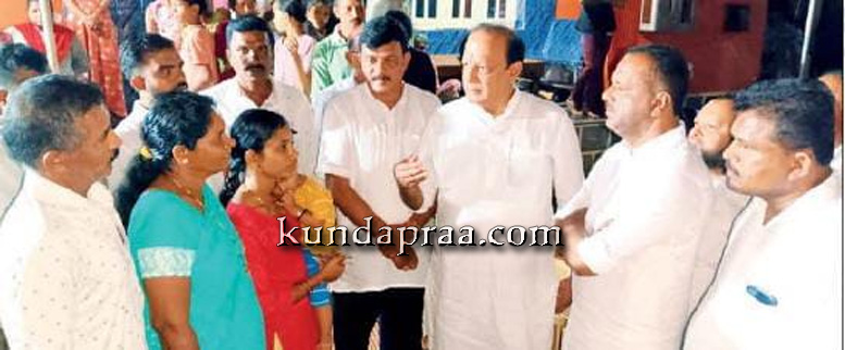 ಹುತಾತ್ಮ ಯೋಧ ಅನೂಪ್ ಪೂಜಾರಿ ಮನೆಗೆ ಸ್ಪೀಕರ್ ಯು. ಟಿ. ಖಾದರ್ ಭೇಟಿ