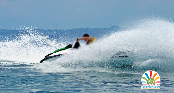 ತ್ರಾಸಿ ಬೀಚ್ನಲ್ಲಿ ಜೆಟ್ಸ್ಕೀ ಬೋಟ್ ಮಗುಚಿ ರೈಡರ್ ನಾಪತ್ತೆ, ಪ್ರವಾಸಿಗನ ರಕ್ಷಣೆ