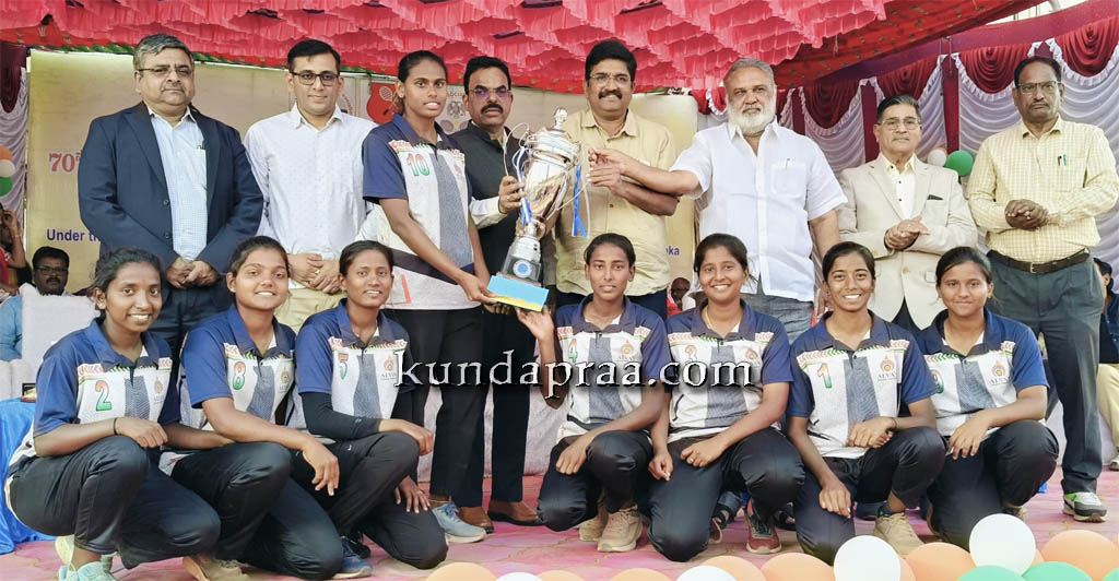 ಆಳ್ವಾಸ್ಗೆ ಅಖಿಲ ಭಾರತ ಬಾಲ್ ಬ್ಯಾಡ್ಮಿಂಟನ್ ಪ್ರಶಸ್ತಿ