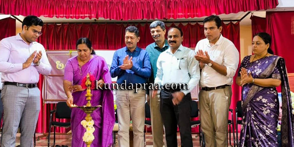 ವೈಜ್ಞಾನಿಕ ಚಿಂತನೆಯನ್ನು ಮಕ್ಕಳು ಜೀವನದಲ್ಲಿ ಅಳವಡಿಸಿಕೊಳ್ಳಬೇಕು: ಜಿಲ್ಲಾಧಿಕಾರಿ