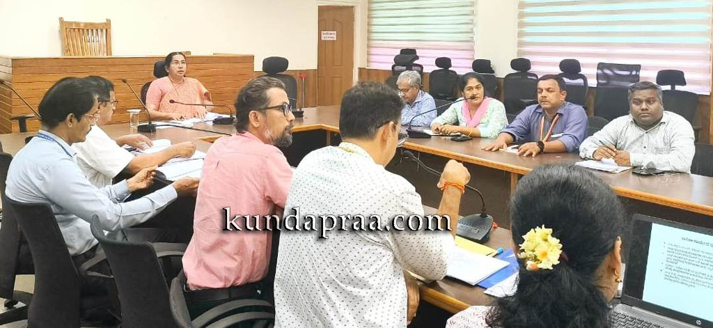 ಜಿಲ್ಲೆಯ ಪ್ರತಿಯೊಂದು ಜಾನುವಾರುಗಳಿಗೂ ಕಾಲುಬಾಯಿ ಲಸಿಕೆಗಳನ್ನು ಹಾಕಿ: ಜಿಲ್ಲಾಧಿಕಾರಿ