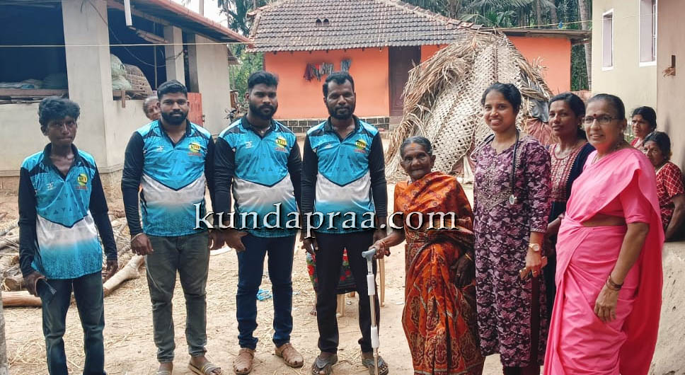 ಕೊರ್ಗಿ: ಟೀಮ್ ಊರ್ಮನಿ ಮಕ್ಕಳ ಸಮಾಜ ಸೇವಾ ತಂಡದಿಂದ ಉಚಿತ ವಾಕರ್ ಮತ್ತು ಸ್ಟಿಕ್ ವಿತರಣೆ