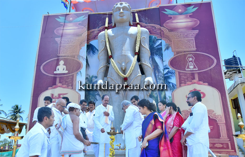 ಬೋಳಂಬಳ್ಳಿಯಲ್ಲಿ ಡಾ. ಡಿ. ವಿರೇಂದ್ರ ಹೆಗ್ಗಡೆ ಅವರಿಂದ ಭಗವಾನ್ ಬಾಹುಬಲಿ ಮತ್ತು ಶ್ರೀ ರಾಮಚಂದ್ರ ದೇವರ ಮೂರ್ತಿ ಲೋಕಾರ್ಪಣೆ