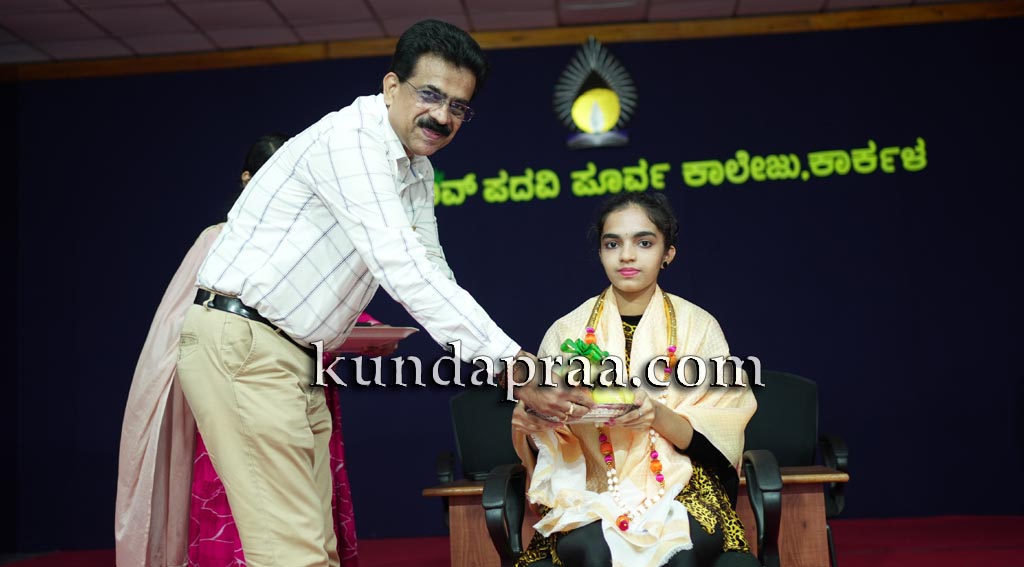 ಕ್ರಿಯೇಟಿವ್ ಪದವಿ ಪೂರ್ವ ಕಾಲೇಜಿನಲ್ಲಿ ‘ಮನಃಶಾಂತಿಗೆ ಯೋಗ’ ಕಾರ್ಯಕ್ರಮ