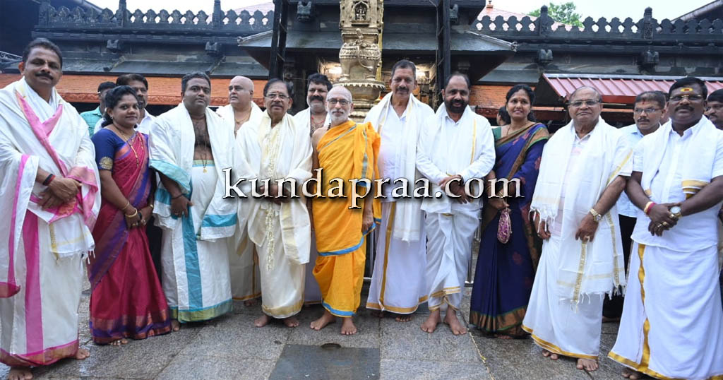 ಕೊಲ್ಲೂರು ಶ್ರೀ ಮೂಕಾಂಬಿಕಾ ದೇವಸ್ಥಾನಕ್ಕೆ ಗೃಹ ಸಚಿವ ಡಾ.ಜಿ.ಪರಮೇಶ್ವರ್ ಭೇಟಿ