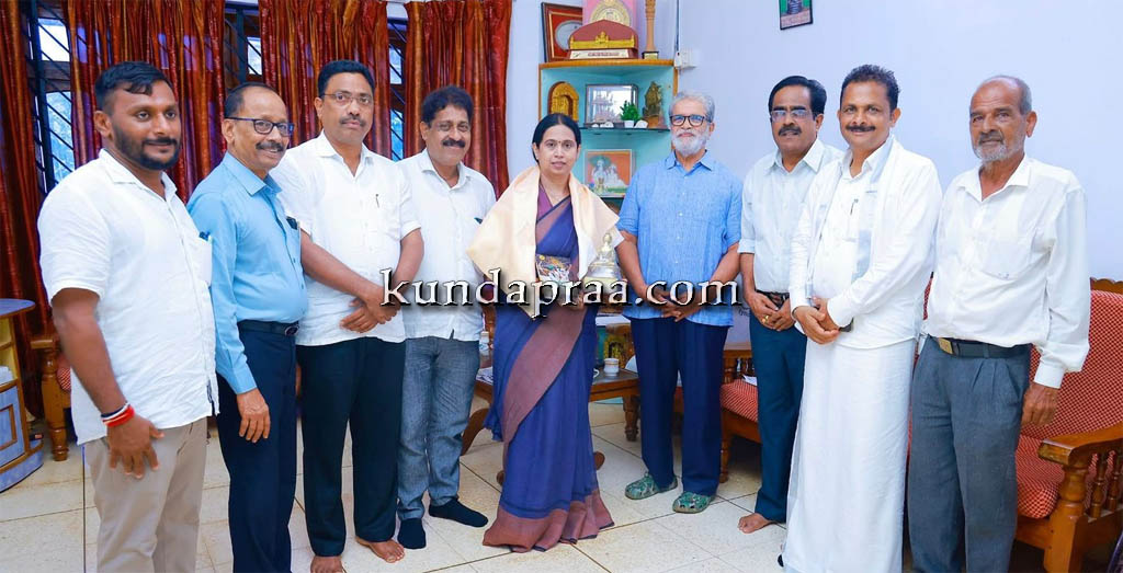 ಮಾಜಿ ಸಭಾಪತಿ ಕೆ. ಪ್ರತಾಪಚಂದ್ರ ಶೆಟ್ಟಿಯವರ ನಿವಾಸಕ್ಕೆ ಜಿಲ್ಲಾ ಉಸ್ತುವಾರಿ ಸಚಿವೆ ಲಕ್ಷ್ಮೀ ಹೆಬ್ಬಾಳ್ಕರ್ ಭೇಟಿ