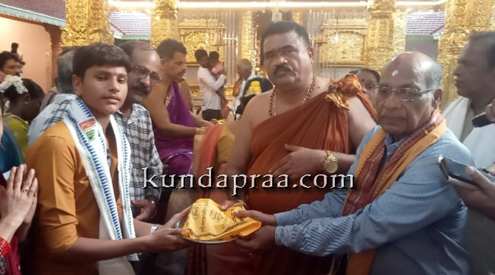 ಬಾರ್ಕೂರು ಶ್ರೀ ದುರ್ಗಾಪರಮೇಶ್ವರಿ ದೇವಸ್ಥಾನದಲ್ಲಿ ʼಚಿತ್ರಸಿರಿʼ ಚಿತ್ರಕಲಾ ಸ್ಪರ್ಧೆ ಮತ್ತು ಚಲನಚಿತ್ರ ಕಲಾವಿದರಿಗೆ ಸನ್ಮಾನ