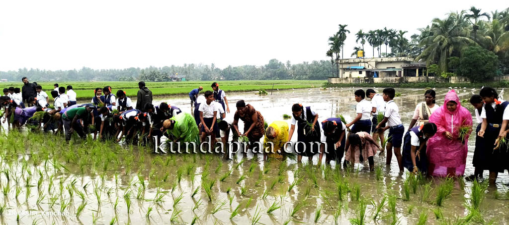 ಮಣೂರು ಪಡುಕರೆ ಶಾಲಾ ಮಕ್ಕಳಿಗೆ ಸಂಭ್ರಮದ ಸಾಗುವಳಿ ಕಾರ್ಯಕ್ರಮ