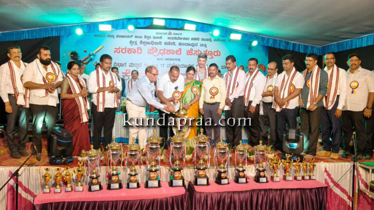 ಹೆಸ್ಕುತ್ತೂರು: ಮೈಸೂರು ವಿಭಾಗ ಮಟ್ಟದ ಬಾಲಕ ಬಾಲಕಿಯರ ಕ್ರಿಕೆಟ್ ಪಂದ್ಯಾಟ ಉದ್ಘಾಟನೆ