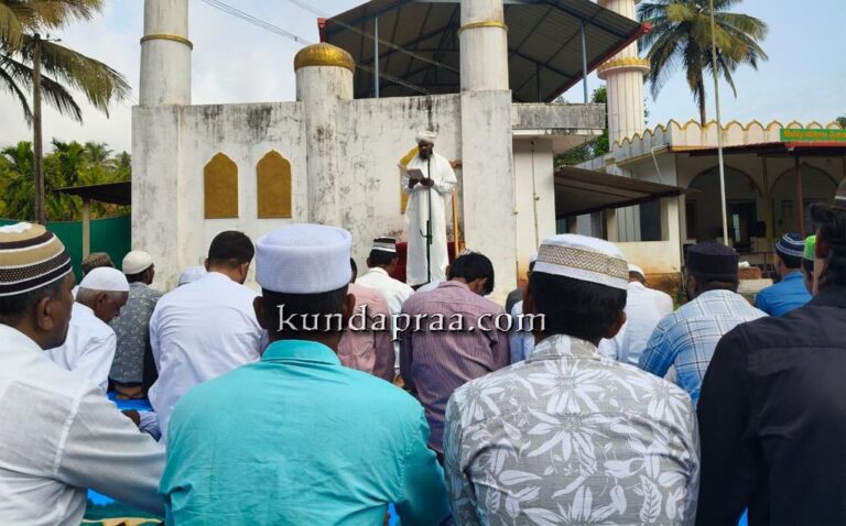 ಹೆನ್ನಾಬೈಲ್ ಈದ್ಗಾ ಮಸೀದಿಯಲ್ಲಿ ಬಕ್ರೀದ್ ಸಂಭ್ರಮ