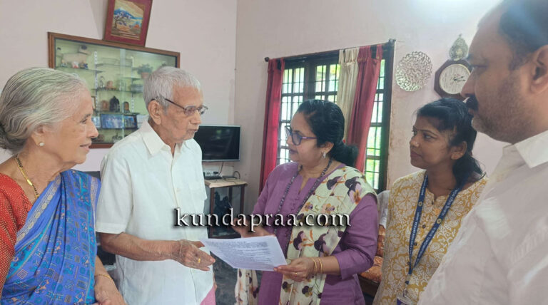 ಮತದಾರರ ಪಟ್ಟಿ ವಿಶೇಷ ಸಮಗ್ರ ಪರಿಷ್ಕರಣೆ: ಬಿ.ಎಲ್.ಓ ಗಳ ಮನೆ ಮನೆಗೆ ಭೇಟಿ – ಜಿಲ್ಲಾಧಿಕಾರಿಗಳಿಂದ ಪರಿಶೀಲನೆ