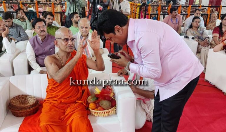 ನವದೆಹಲಿಯಲ್ಲಿ ಪೇಜಾವರ ಶ್ರೀಗಳ 39ನೇ ಚಾತುರ್ಮಾಸ್ಯ ವ್ರತ ಸಂಕಲ್ಪ – ಶ್ರೀಗಳ ಆಶೀರ್ವಾದ ಪಡೆದ ಸಂಸದ ಬಿ.ವೈ.ಆರ್
