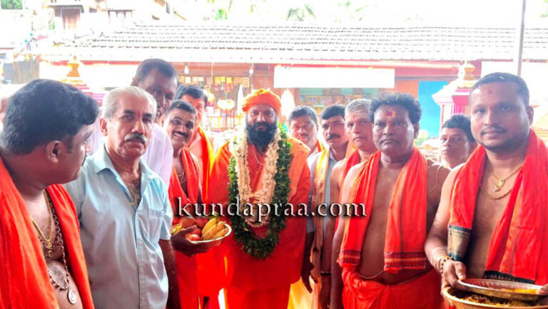 ಕೋಟ ಶ್ರೀ ಅಮೃತೇಶ್ವರಿ ದೇವಸ್ಥಾನದಲ್ಲಿ ನಾಥಪಂಥದ ಪೀರ್ ಯೋಗಿ ಜಗದೀಶ್ನಾಥ್ ಜೀ ಭೇಟಿ