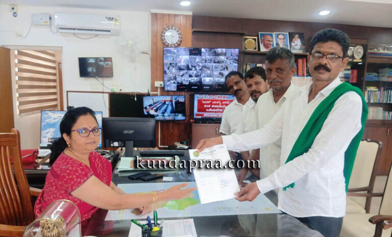ಮಣೂರು ಪಡುಕರೆಯಲ್ಲಿನ ಉಪ್ಪು ನೀರಿನ ಹೊಳೆಯಲ್ಲಿ ಕಾಂಡ್ಲ ಗಿಡದಿಂದ ಹಾವಳಿಯಿಂದ ಕೃತಕ ನೆರೆ, ರೈತ ಸಂಘ ಡಿಸಿಗೆ ಮನವಿ