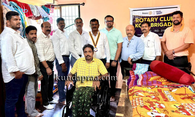 ರೋಟರಿ ಕ್ಲಬ್ ಕೋಟ ಬ್ರಿಗೇಡ್ ವತಿಯಿಂದ ವೀಲ್ಚೇರ್ ವಿತರಣೆ
