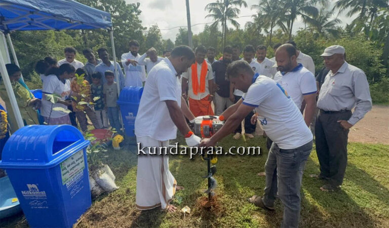 ಕ್ಲೀನ್ ಕಿನಾರ ತಂಡಕ್ಕೆ ಸ್ವಚ್ಛತಾ ಪರಿಕರಗಳ ಹಸ್ತಾಂತರ