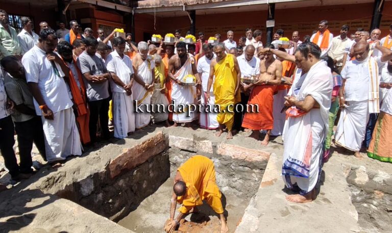 ಗಂಗೊಳ್ಳಿ ಶ್ರೀ ವೀರೇಶ್ವರ ಮತ್ತು ಉಮಾಮಹೇಶ್ವರ ದೇವಸ್ಥಾನದ ಶಿಲಾನ್ಯಾಸ ಕಾರ್ಯಕ್ರಮ ಸಂಪನ್ನ