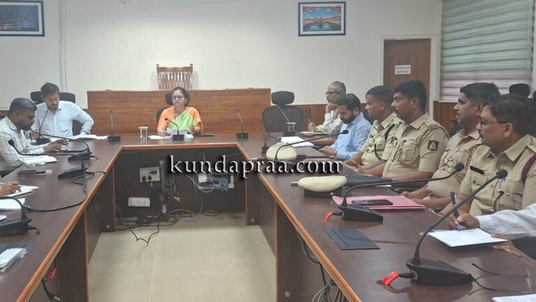 ಕನ್ನಡ ರಾಜ್ಯೋತ್ಸವ ಕಾರ್ಯಕ್ರಮವನ್ನು ವಿಜೃಂಭಣೆಯಿಂದ ಆಚರಿಸಲು ಸಕಲ ಸಿದ್ಧತೆ ಮಾಡಿಕೊಳ್ಳಿ: ಜಿಲ್ಲಾಧಿಕಾರಿ